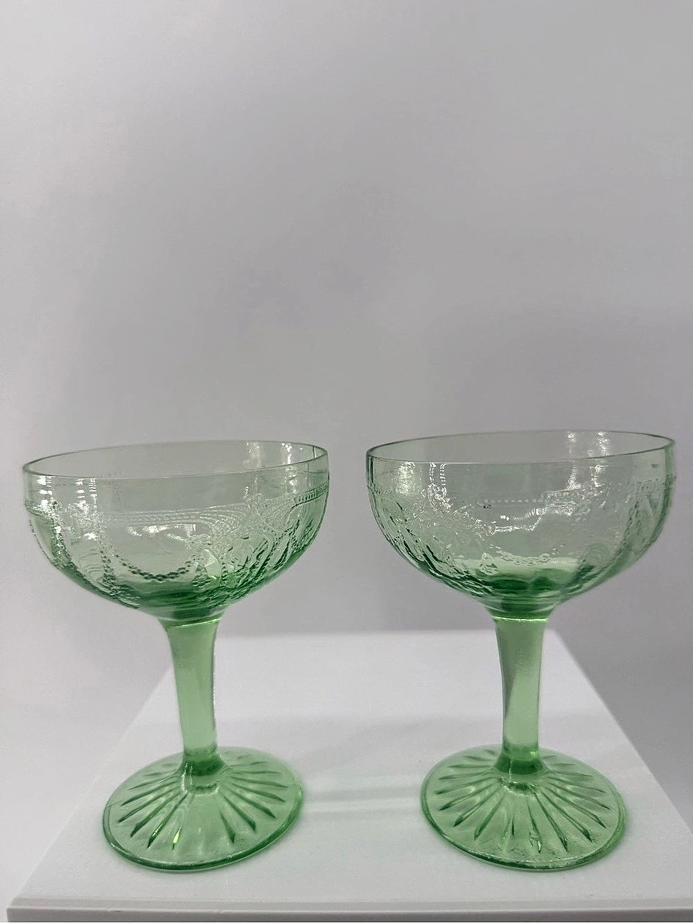 Anchor Hocking Cameo (Ballerina) Green Depression Glass Tall Sherbet / Champagne